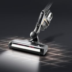 Miele Triflex HX1 Cat & Dog - vacuuming with bottom unit